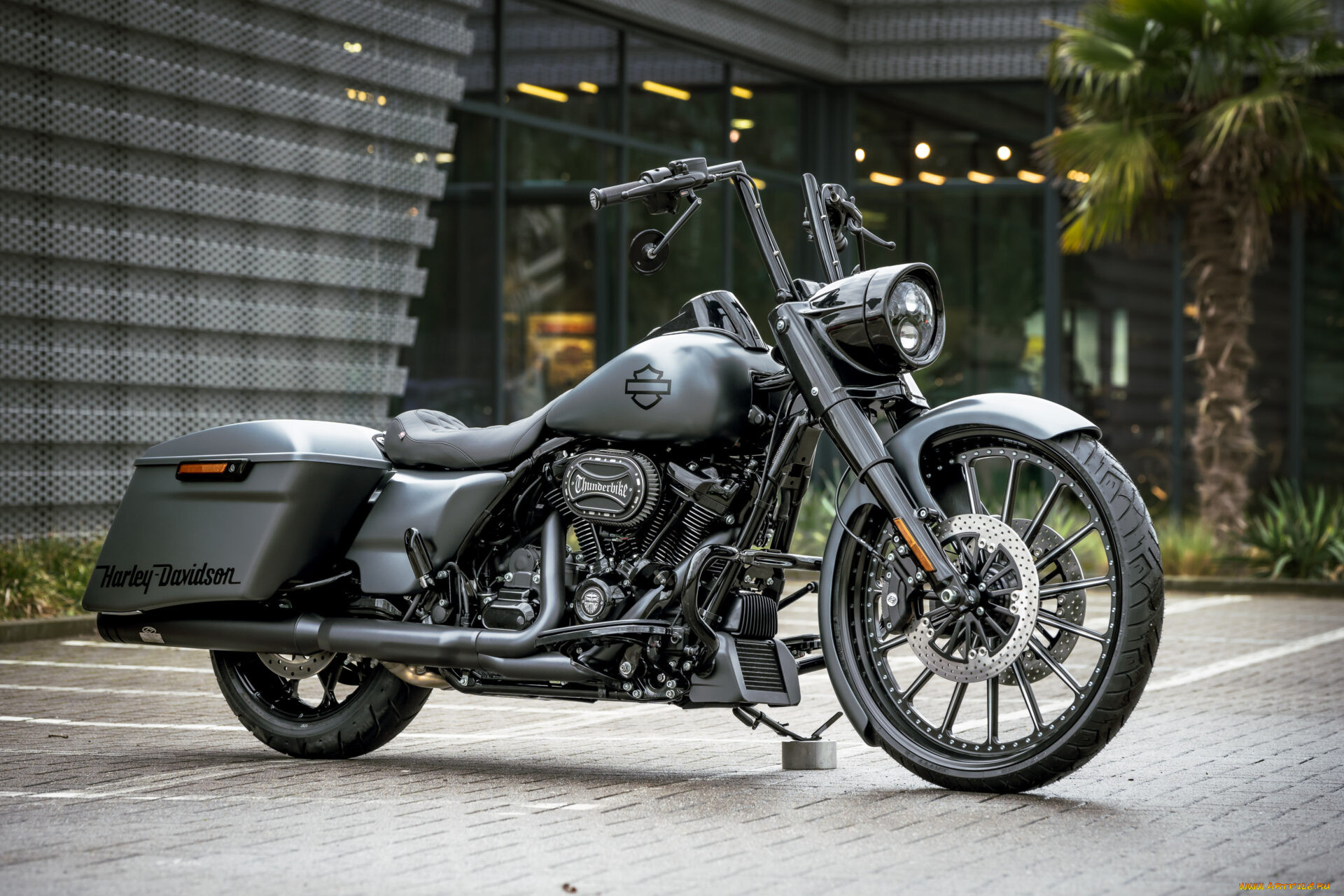 , harley-davidson, road, king, special, phantom, customized, custombikes